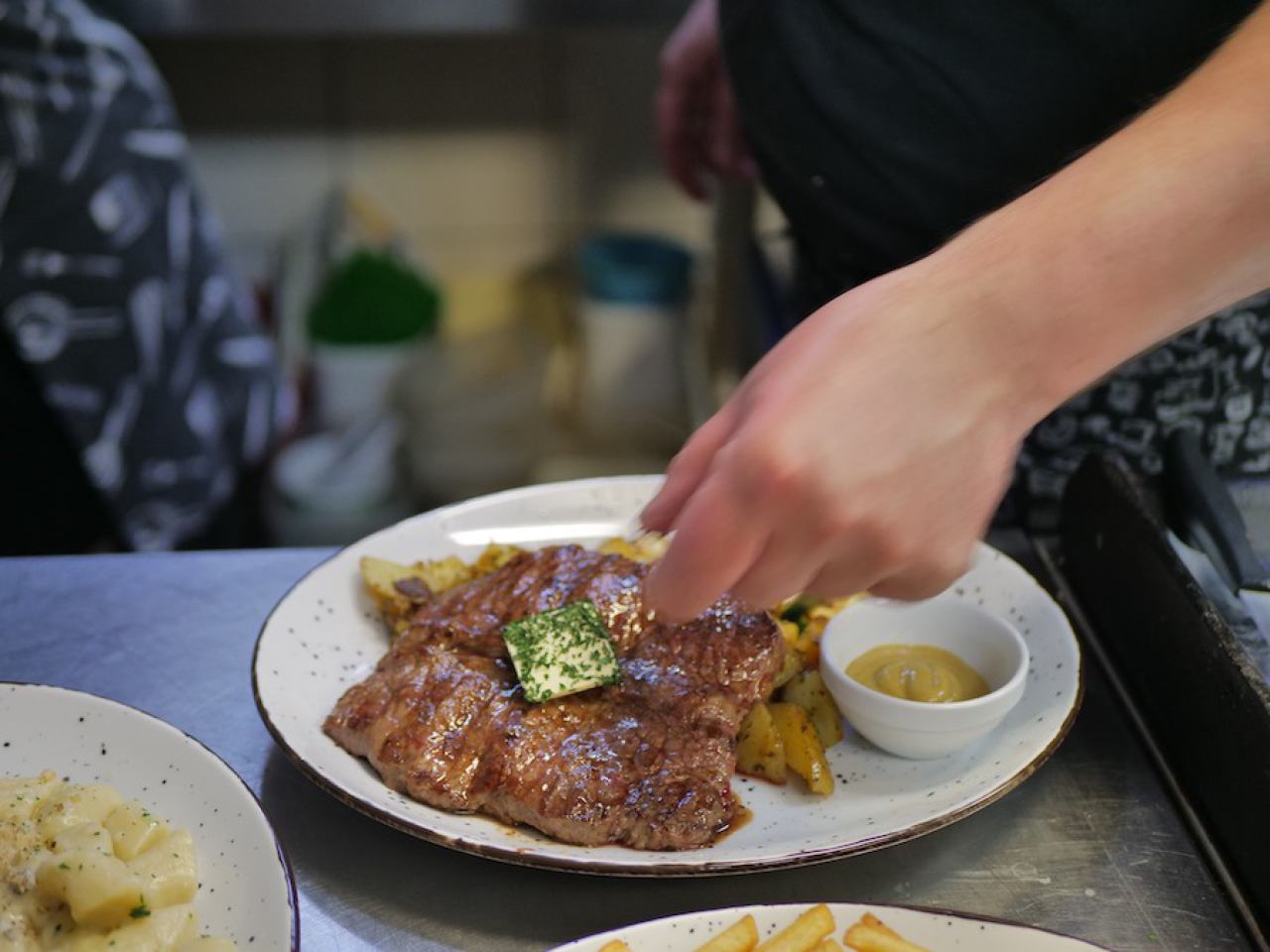 GEGRILLTES FLEISCH IN DER TAVERNE BRIG, RIJEKA